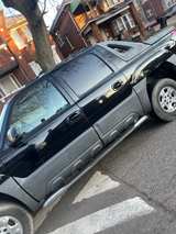 Chevrolet Avalanche 05 daily driver  - Image 2