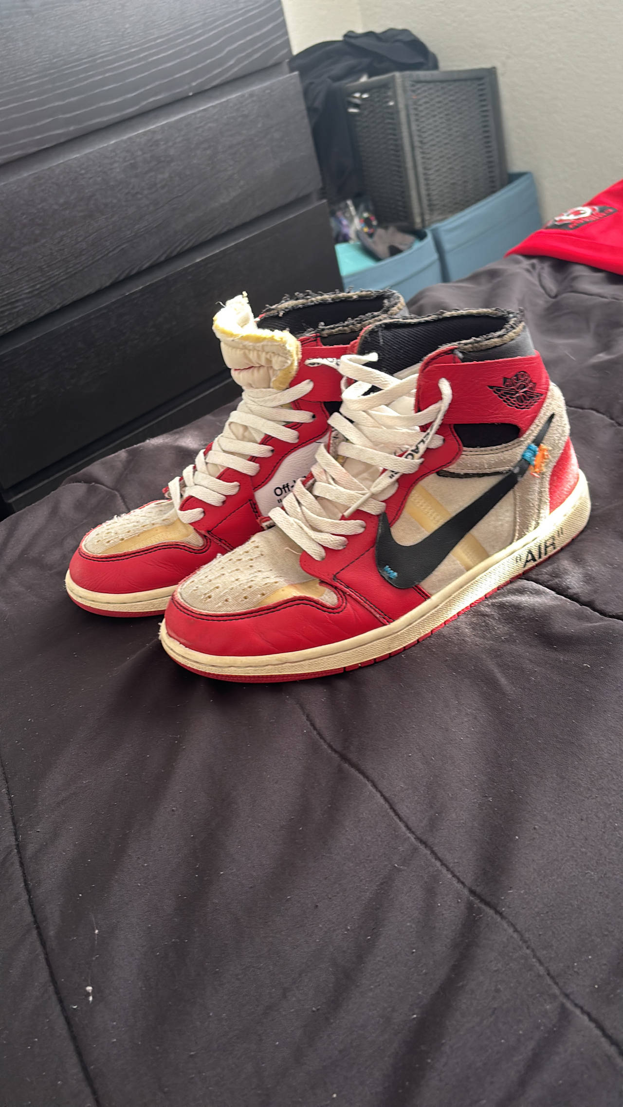Off-White x Air Jordan 1 Retro High OG 'Chicago'