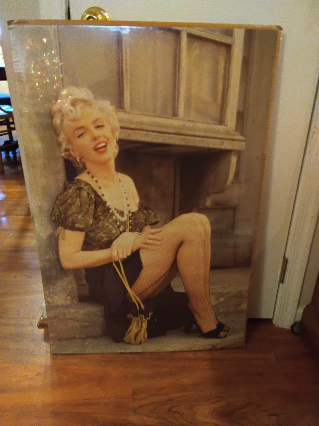 Marilyn Monroe Sitting on Steps Wood Wall Art
