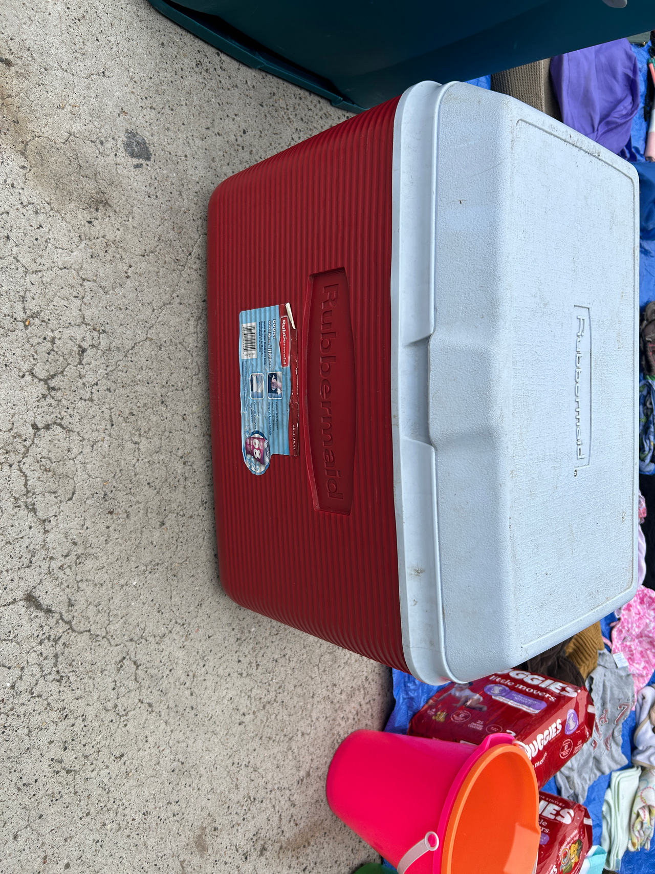 Rubbermaid Cooler