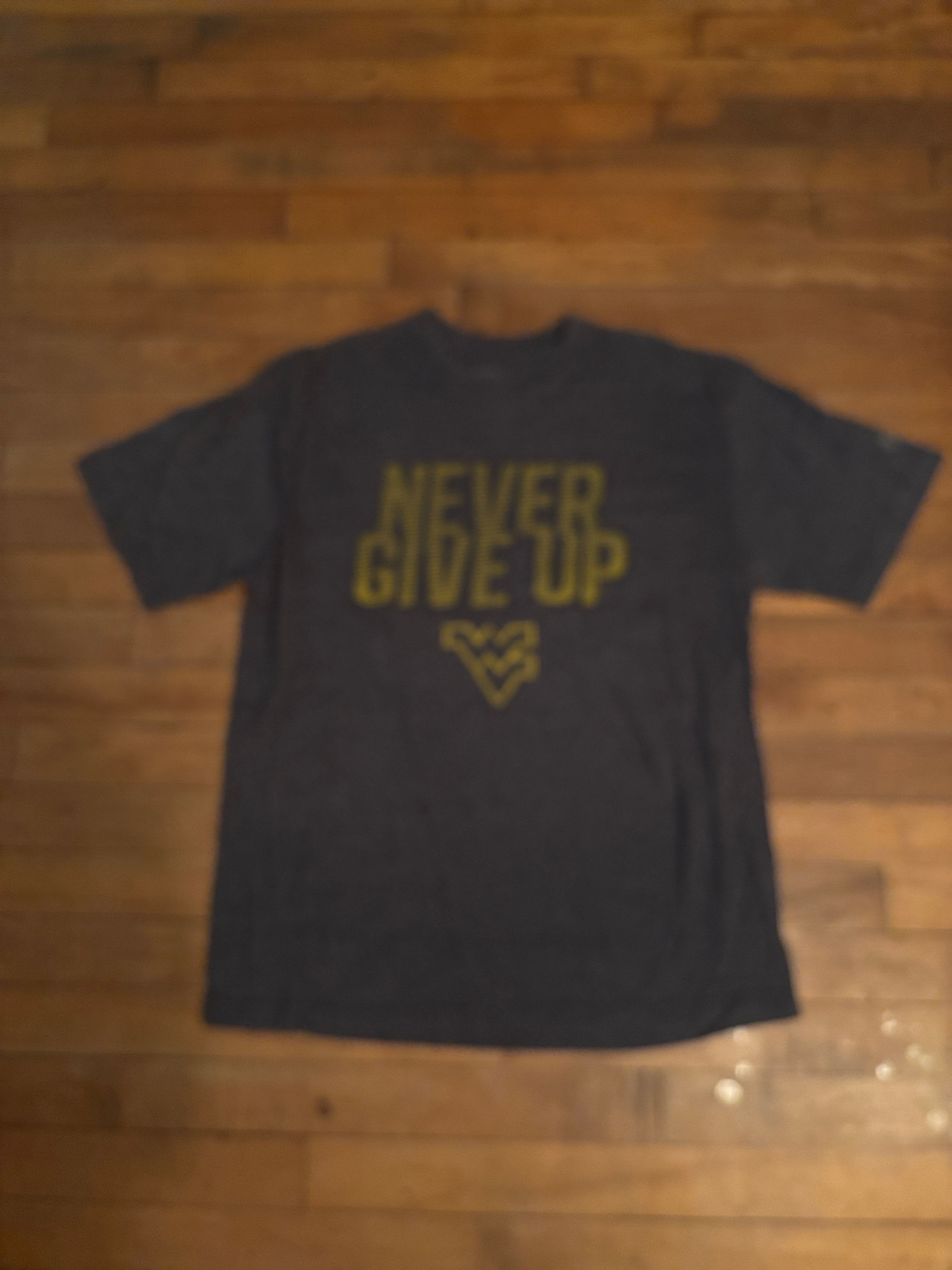 Nike West Virginia University Never Give Up T-Shirt men’s large