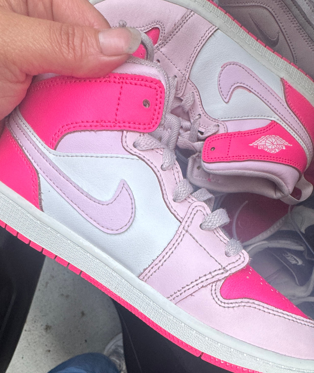 Nike Air Jordan 1 Mid GS Pink Fuchsia