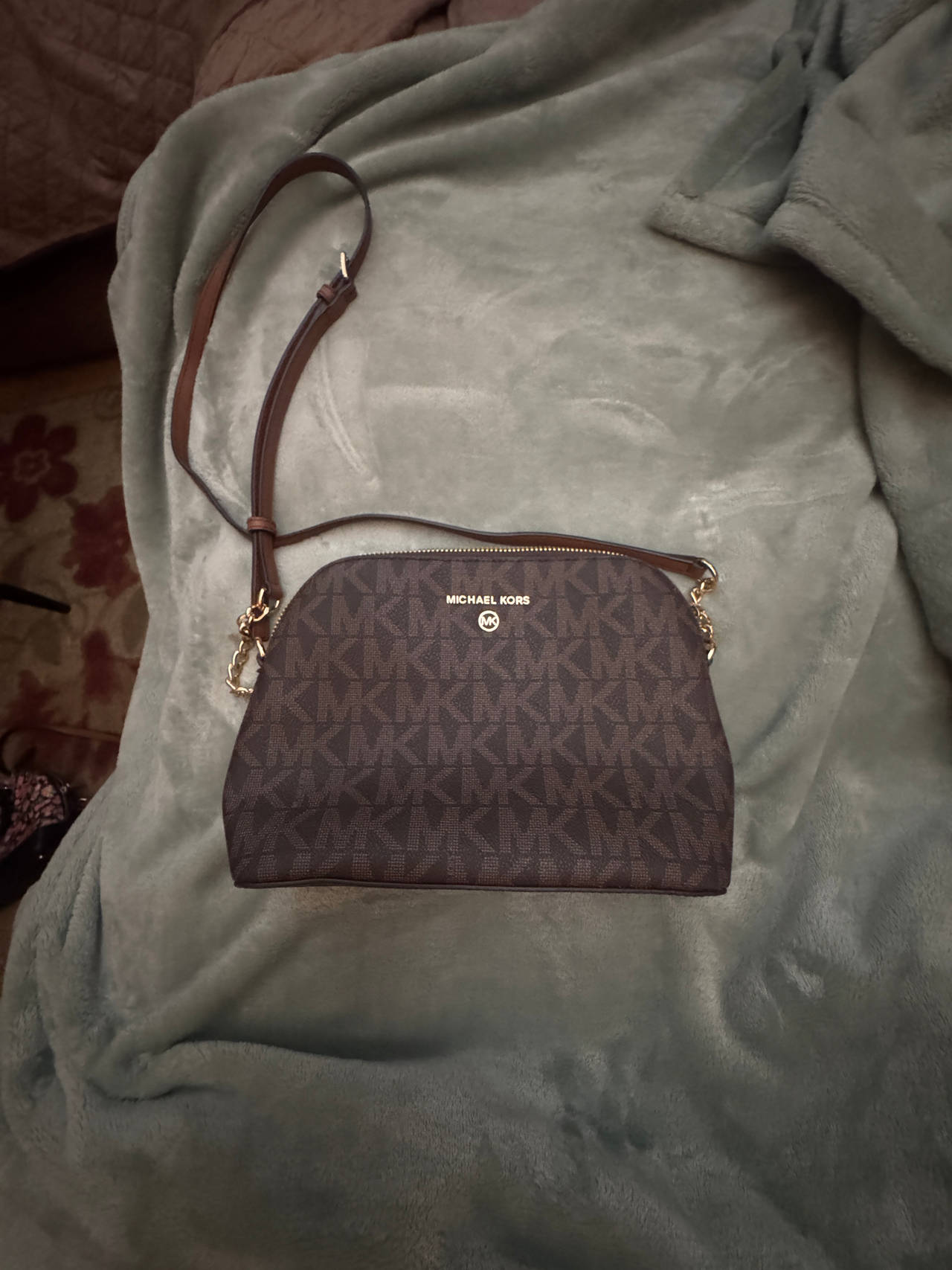 Michael Kors Jet Set Travel Large Dome Crossbody
