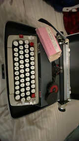 Smith Corona Classic 12 Gray Typewriter with Hard Case - Image 2