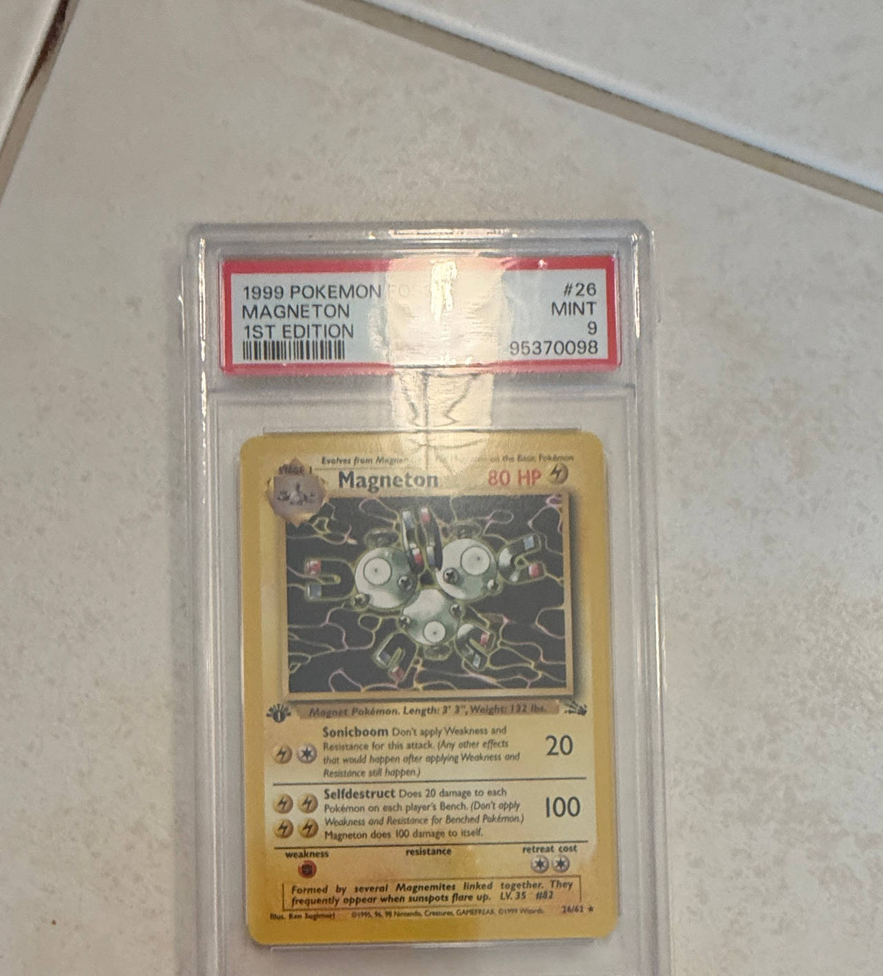 1999 Pokemon Fossil 1st Edition Magneton #26 PSA 9