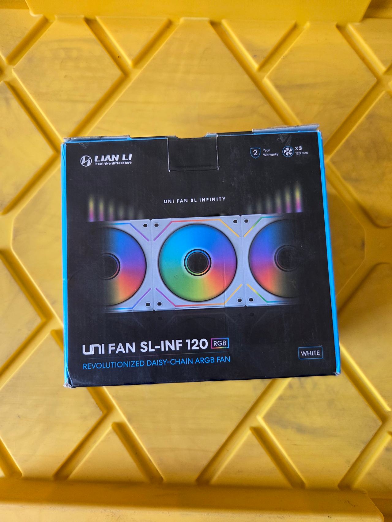 Lian Li Uni Fan SL-Infinity 120 RGB White 3-Pack with Controller
