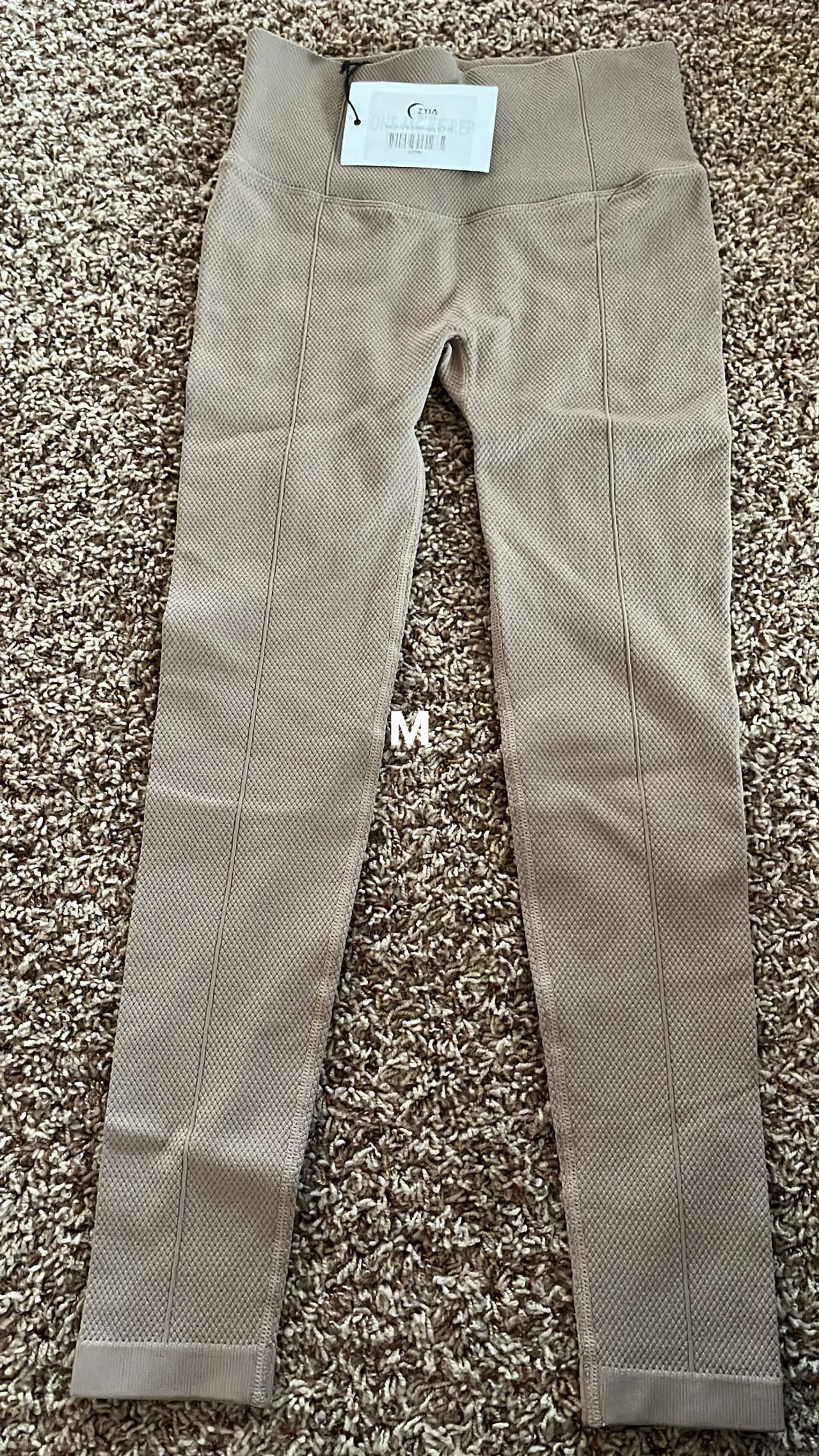 Zyia Active Sand Seamless Leggings new with tags Medium