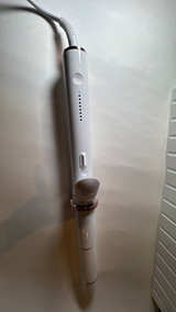 T3 SinglePass Curl X 1.25" White & Rose Gold Curling Iron - Image 3