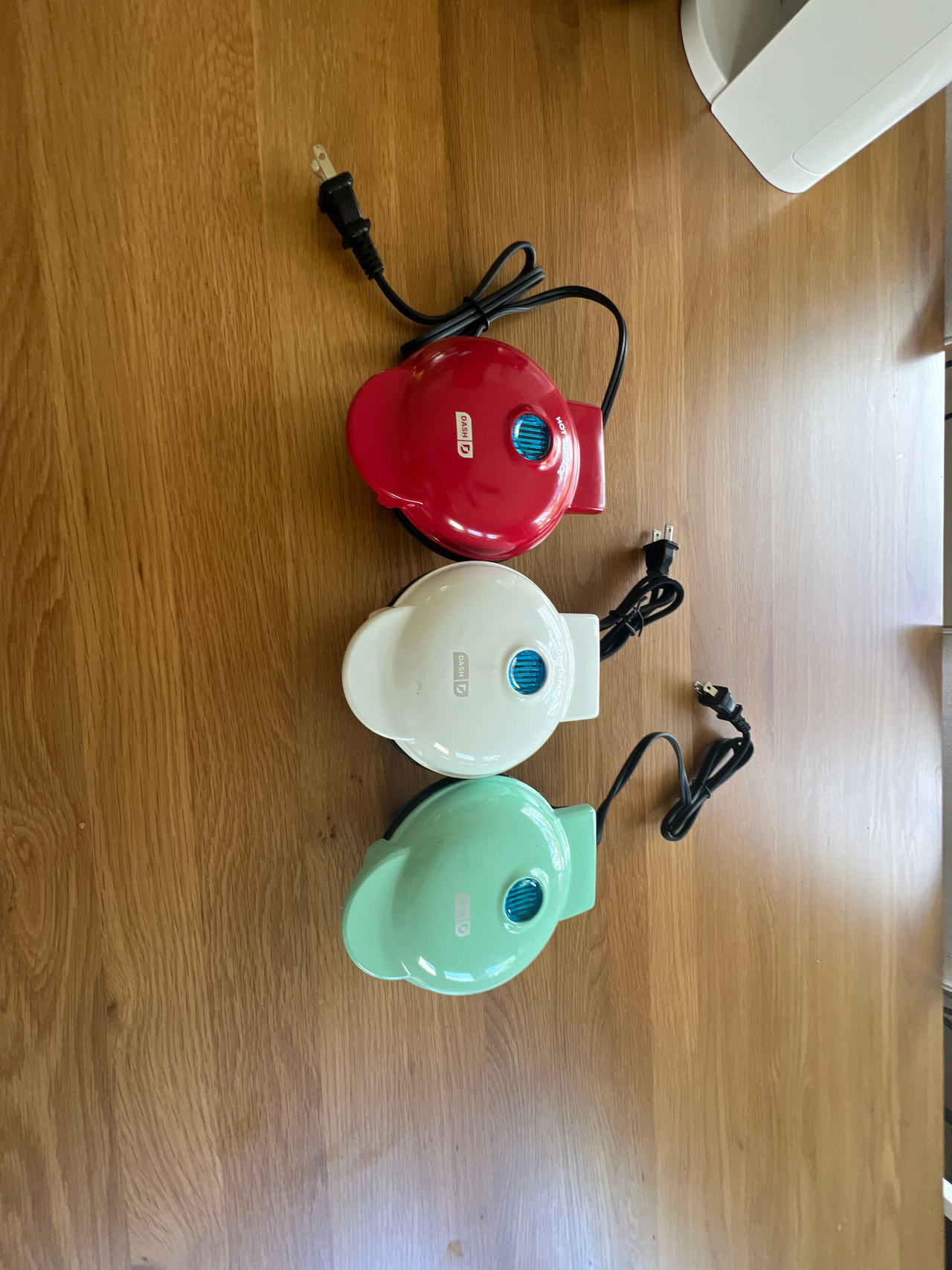 Dash Mini Waffle Maker Set
