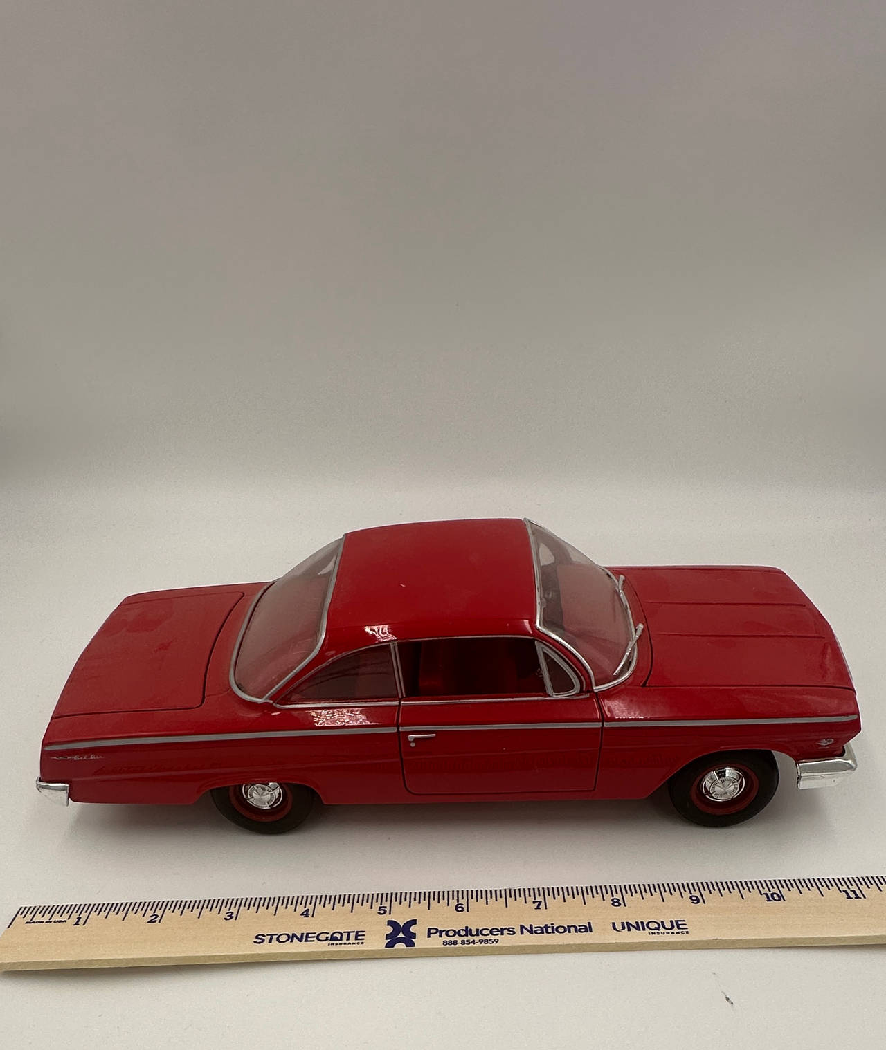 1962 Chevrolet Bel Air Bubble Top 1:18 Die-cast Model Car
