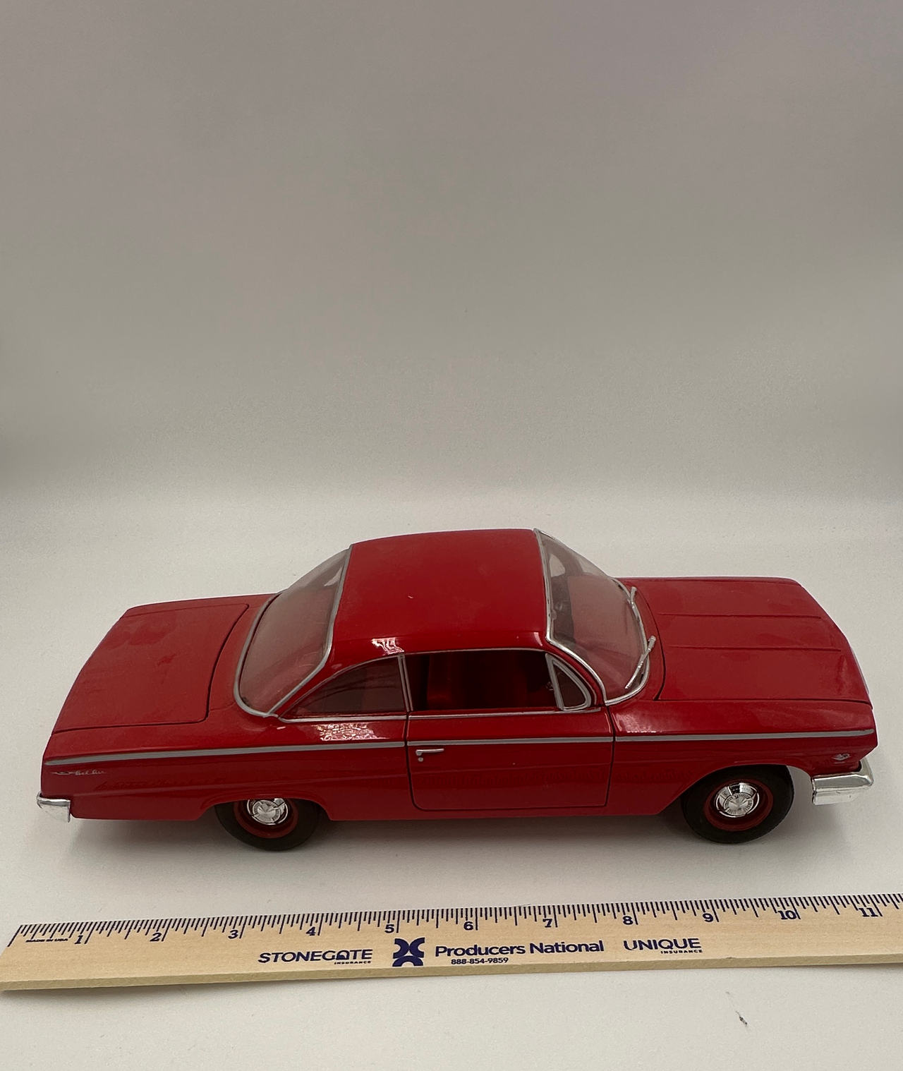 1962 Chevrolet Bel Air Bubble Top 1:18 Die-cast Model Car