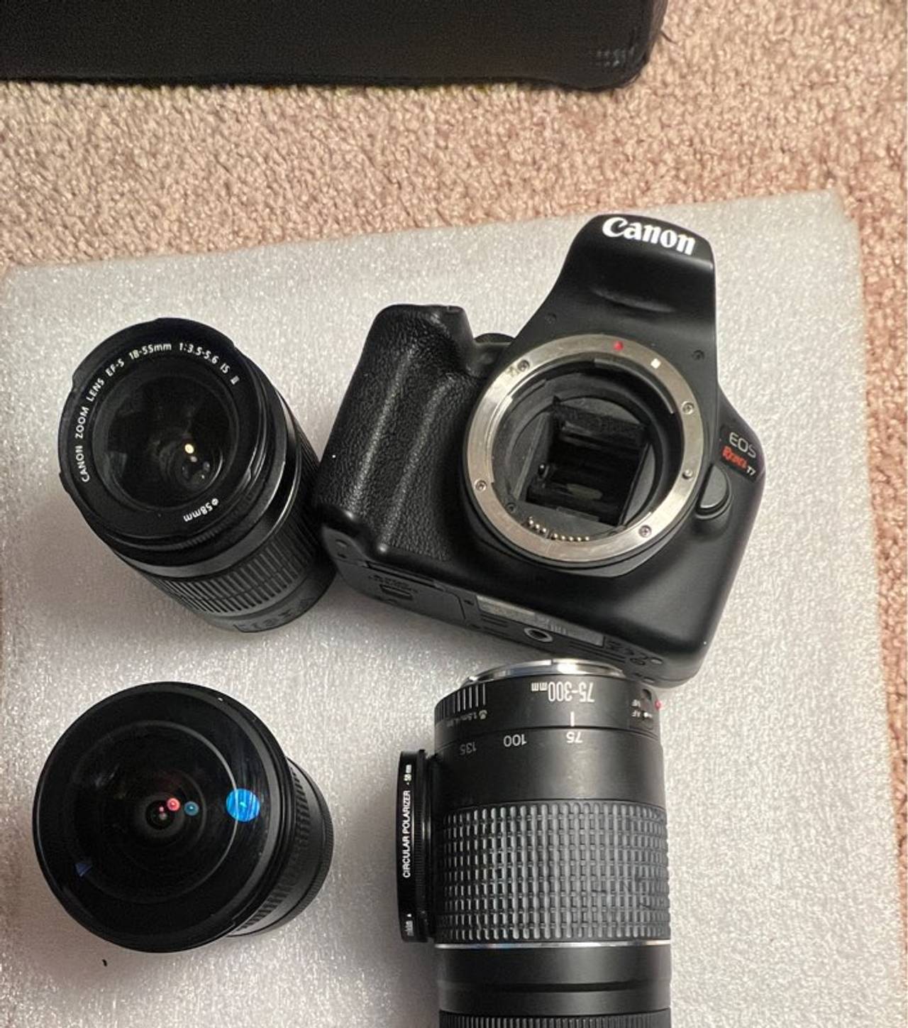 Canon EOS Rebel T7 DSLR Camera with 3 Lenses Bundle no charger tested works