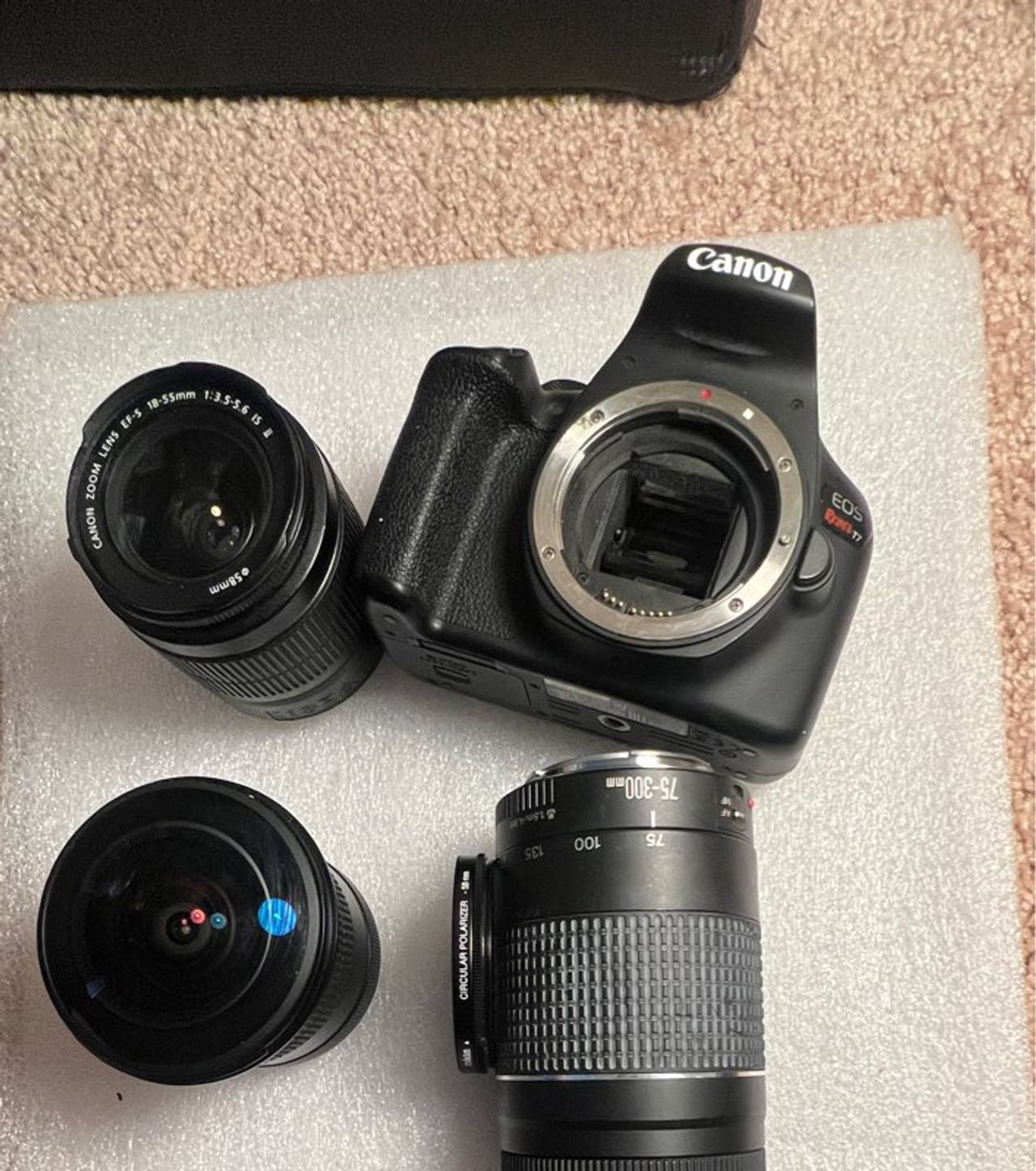 Canon EOS Rebel T7 DSLR Camera with 3 Lenses Bundle no charger tested works