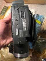 Sony HVR-A1U HDV Camcorder Bundle with F-710 Microphone - Image 5