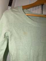 VINCE 100% CASHMERE SWEATER WITH STAIN ON FRONT. NEW TAG STILL ATTACHED - Image 7