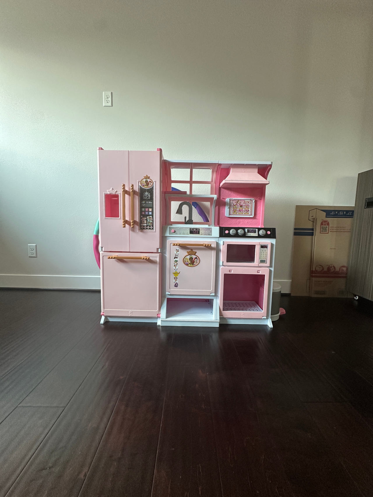 KidKraft Uptown Elite Play Kitchen