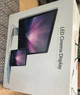 Apple LED Cinema Display 24-inch - Image 1