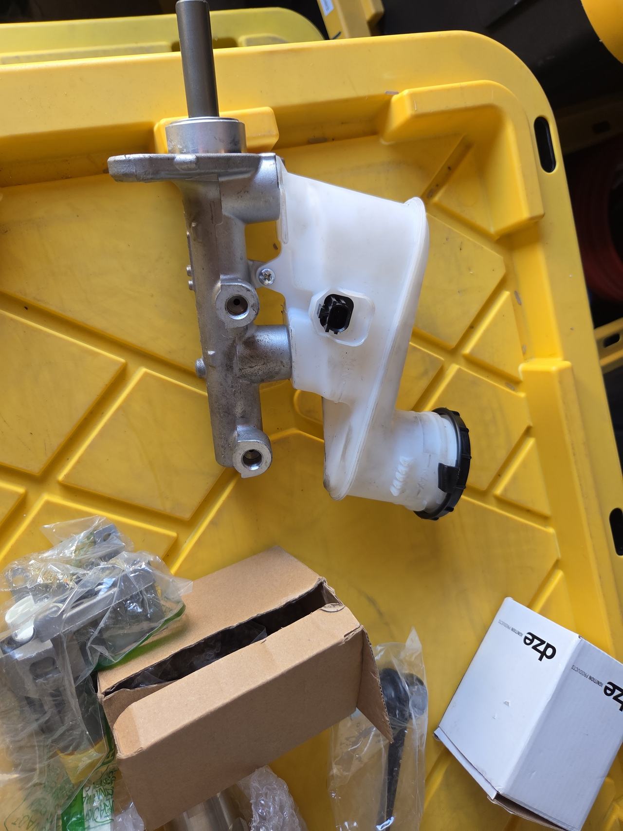 Honda Brake Master Cylinder with Reservoir