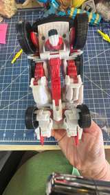 Transformers Studio Series 04 Deluxe Class Ratchet 123 - Image 3