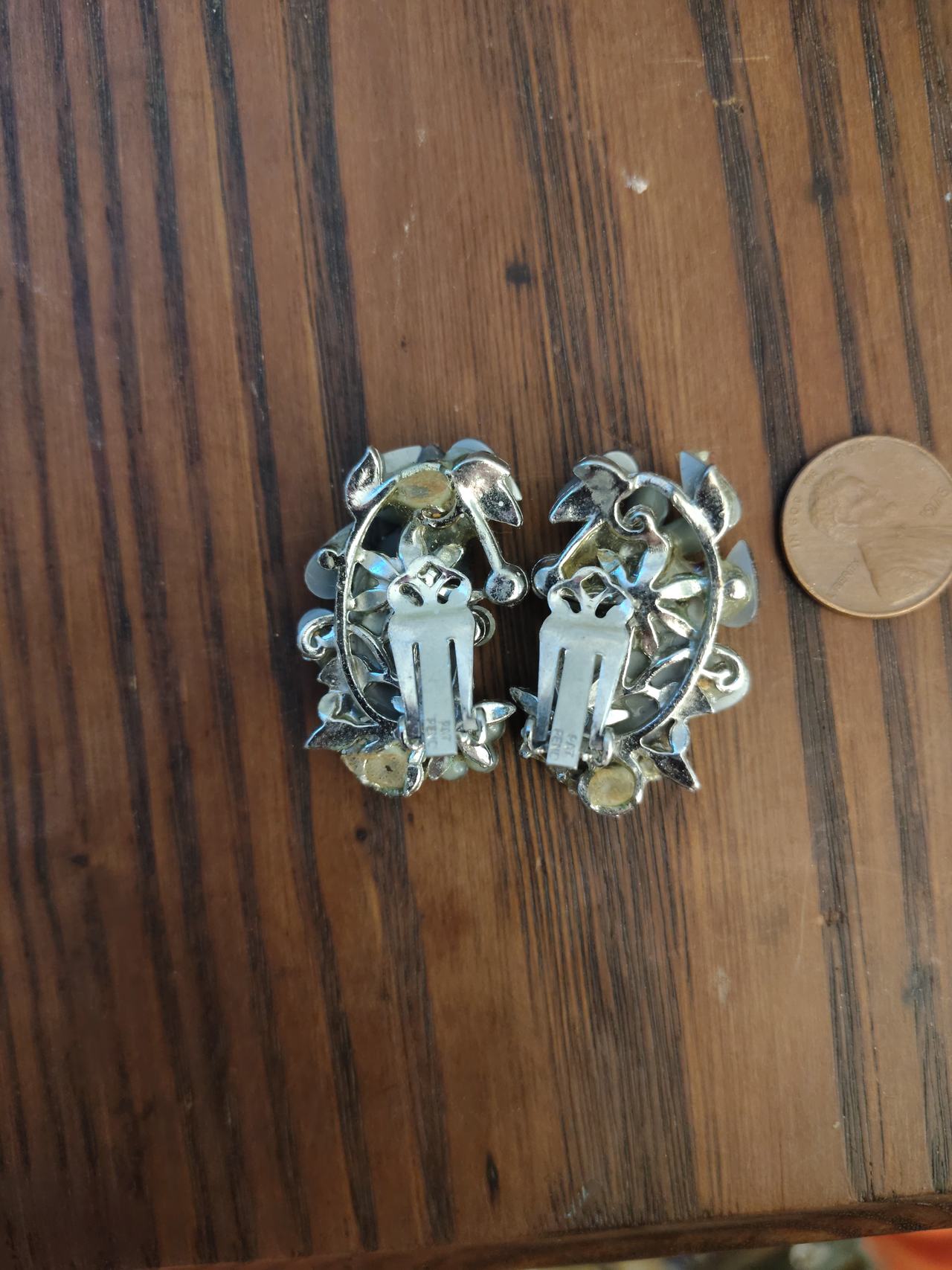 Vintage Grey Cat's Eye Floral Clip-On Earrings
