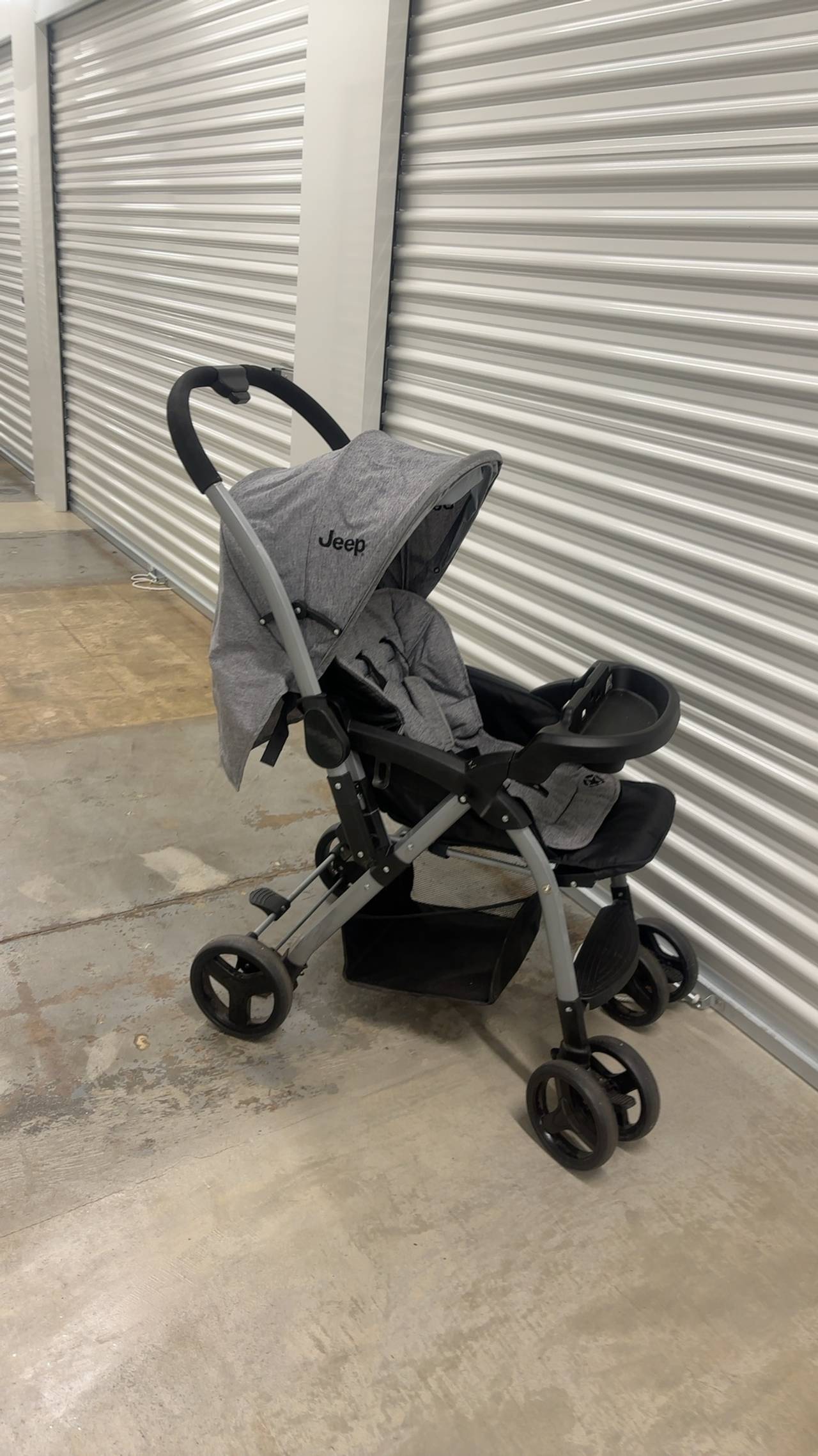 Delta Children Jeep Unlimited Reversible Handle Stroller Grey Tweed