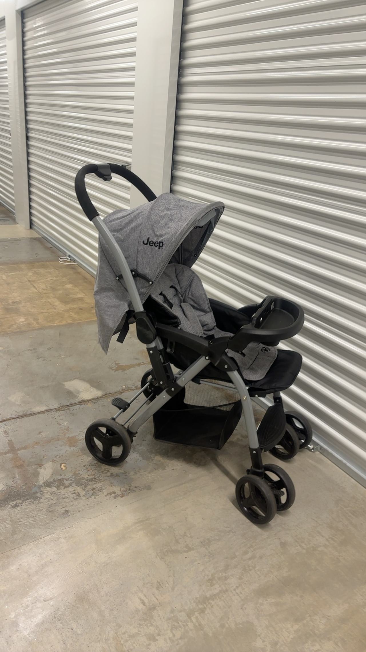 Delta Children Jeep Unlimited Reversible Handle Stroller Grey Tweed