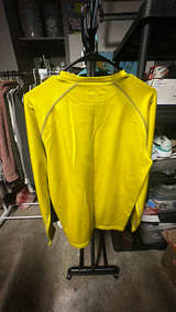 Under Armour Men's Thermal Shirt Size Medium  - Image 3
