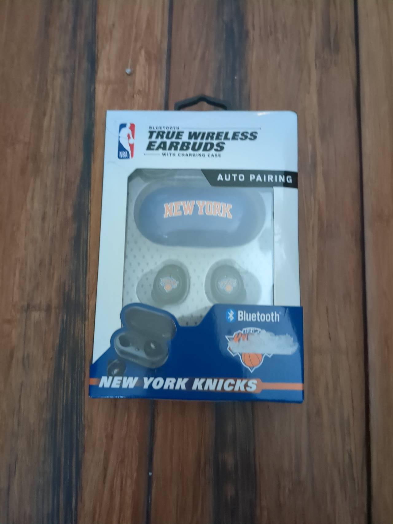 NBA New York Knicks True Wireless Earbuds with Charging Case