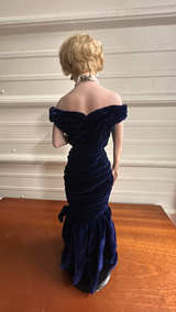 Ashton-Drake Princess Diana Porcelain Doll Blue Velvet Gown 20‑inch - Image 8