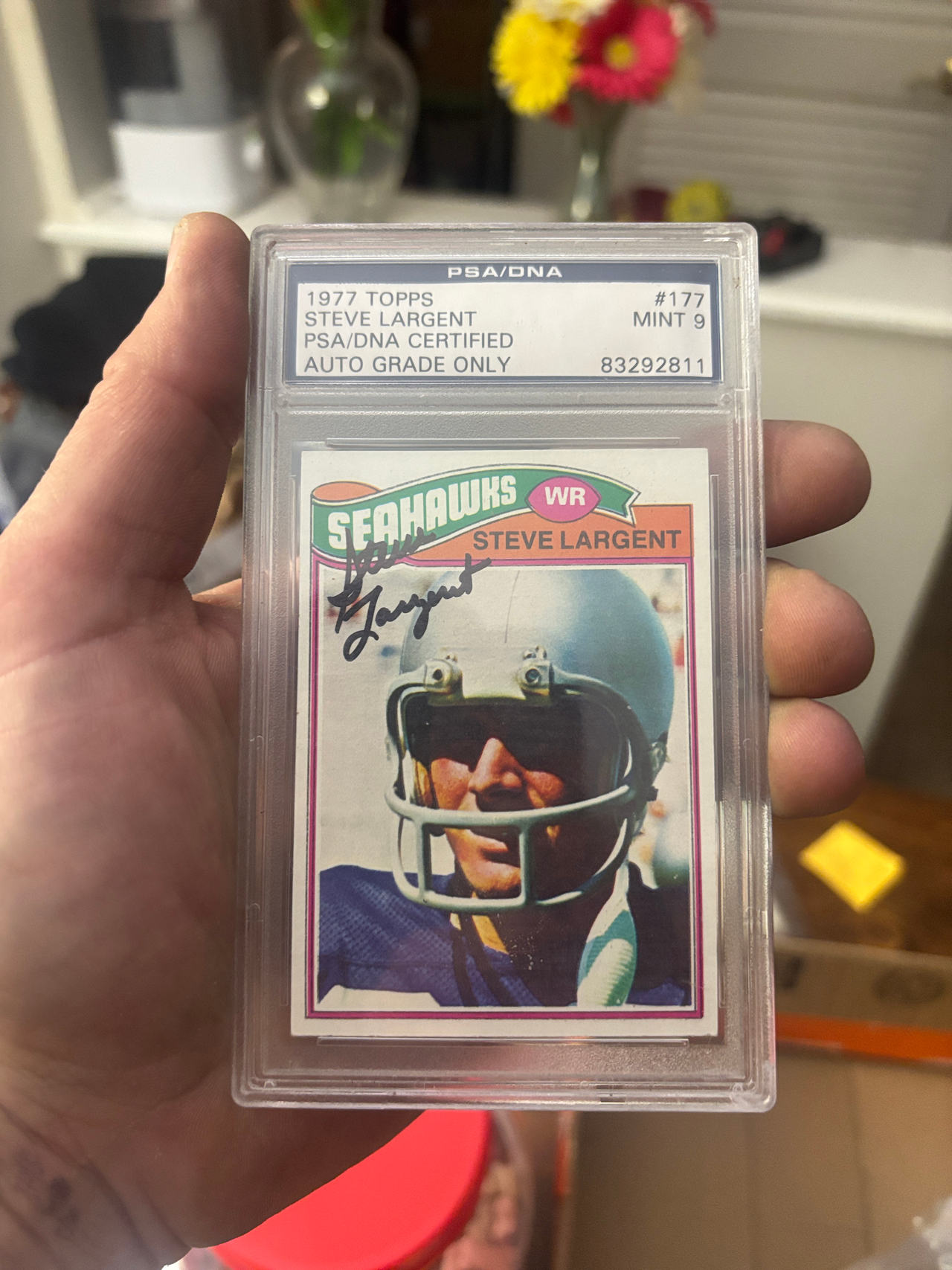 1977 Topps Steve Largent Rookie Card #177 PSA/DNA Certified Auto Grade 9