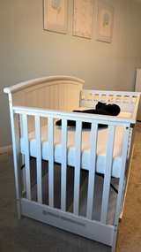 Storkcraft Portofino 4-in-1 Convertible Crib and Changer - White - Image 7