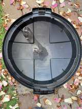 Project Source 32-Gallon Black Plastic Trash Can w. Lid - Image 3