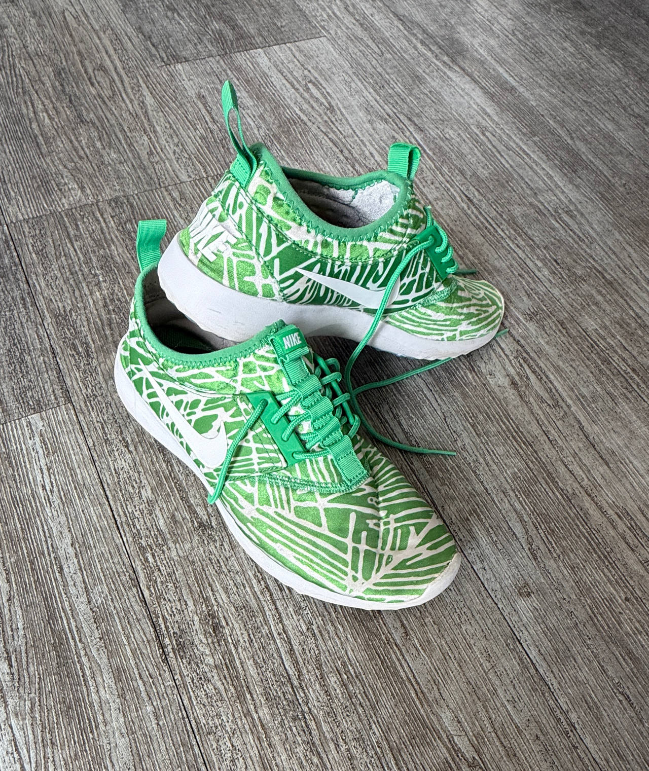 Nike Roshe Run GS Green White Print