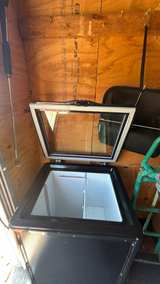 Pure Leaf Commercial Glass Top Chest Freezer - Image 4