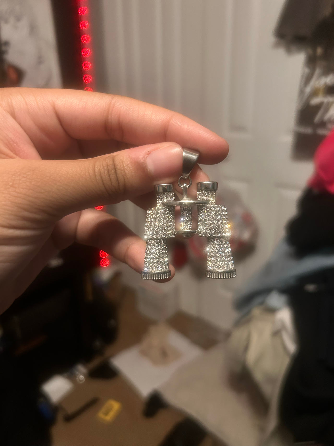 Binocular Pendant