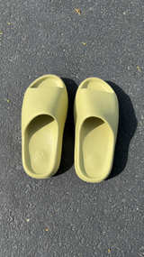 Adidas Yeezy Slide - Image 4