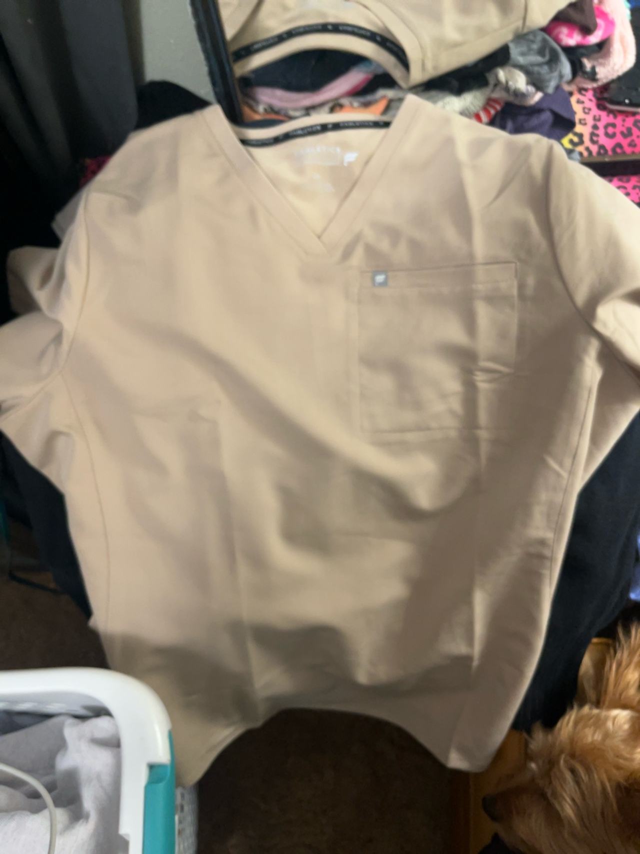 Fabletics Helix 1-Pocket Scrub Top