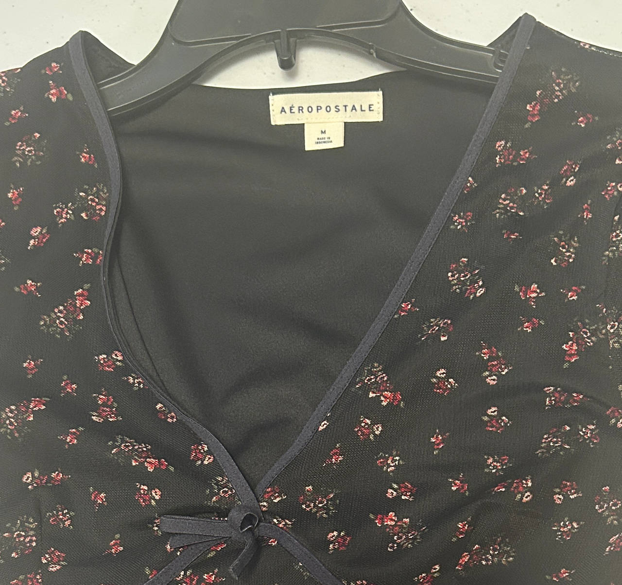 Aéropostale Floral Mesh V-Neck Top