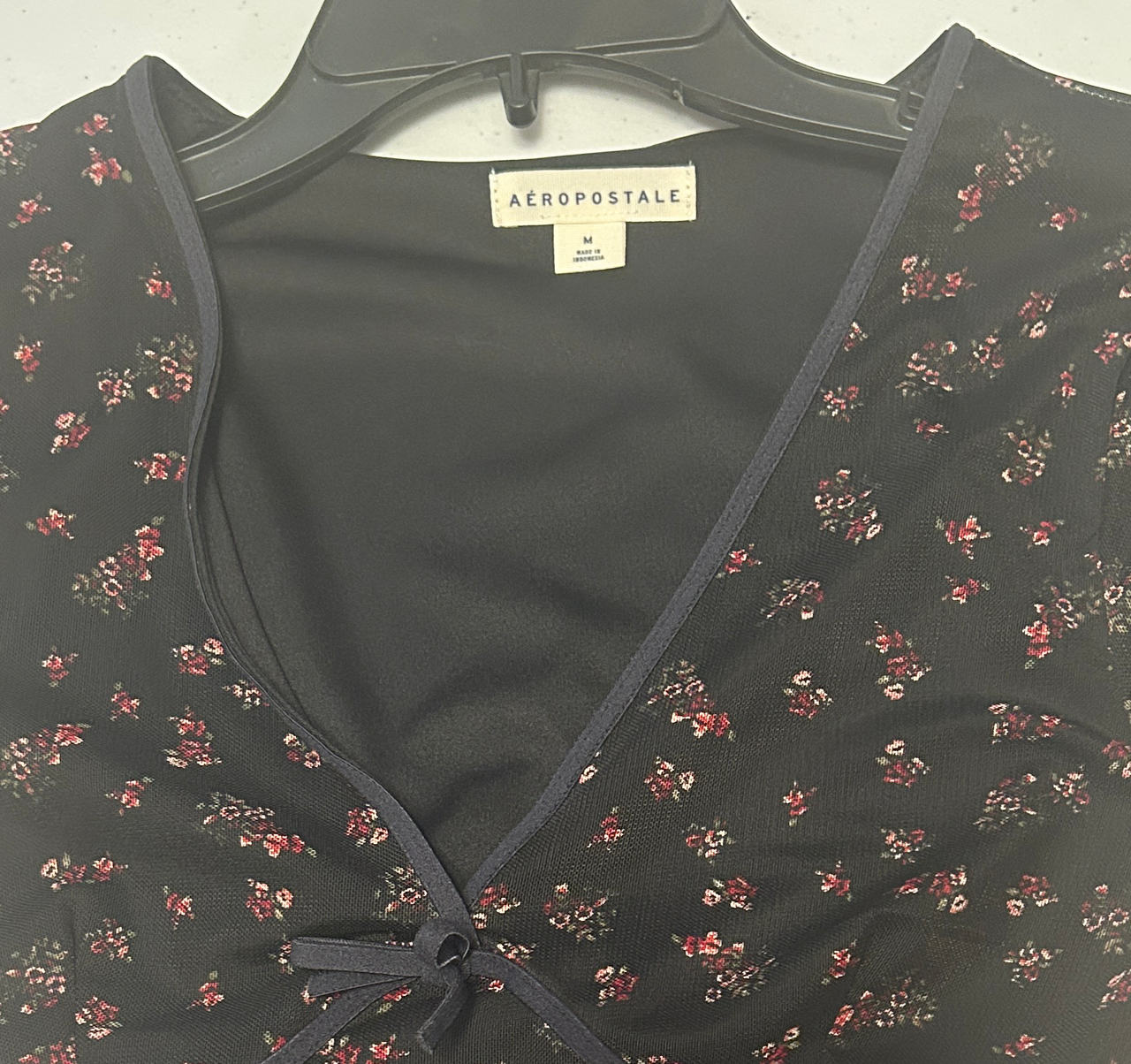 Aéropostale Floral Mesh V-Neck Top