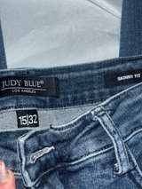 Judy Blue Skinny Jeans with Frayed Hem size 15/32 - Image 5