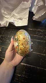Vintage Satsuma Style Hand Painted Porcelain Egg with Stand - Image 5