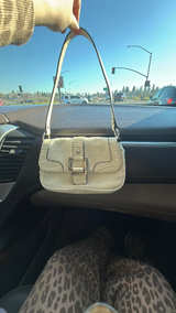 Guess White Leather Shoulder Bag - Image 4