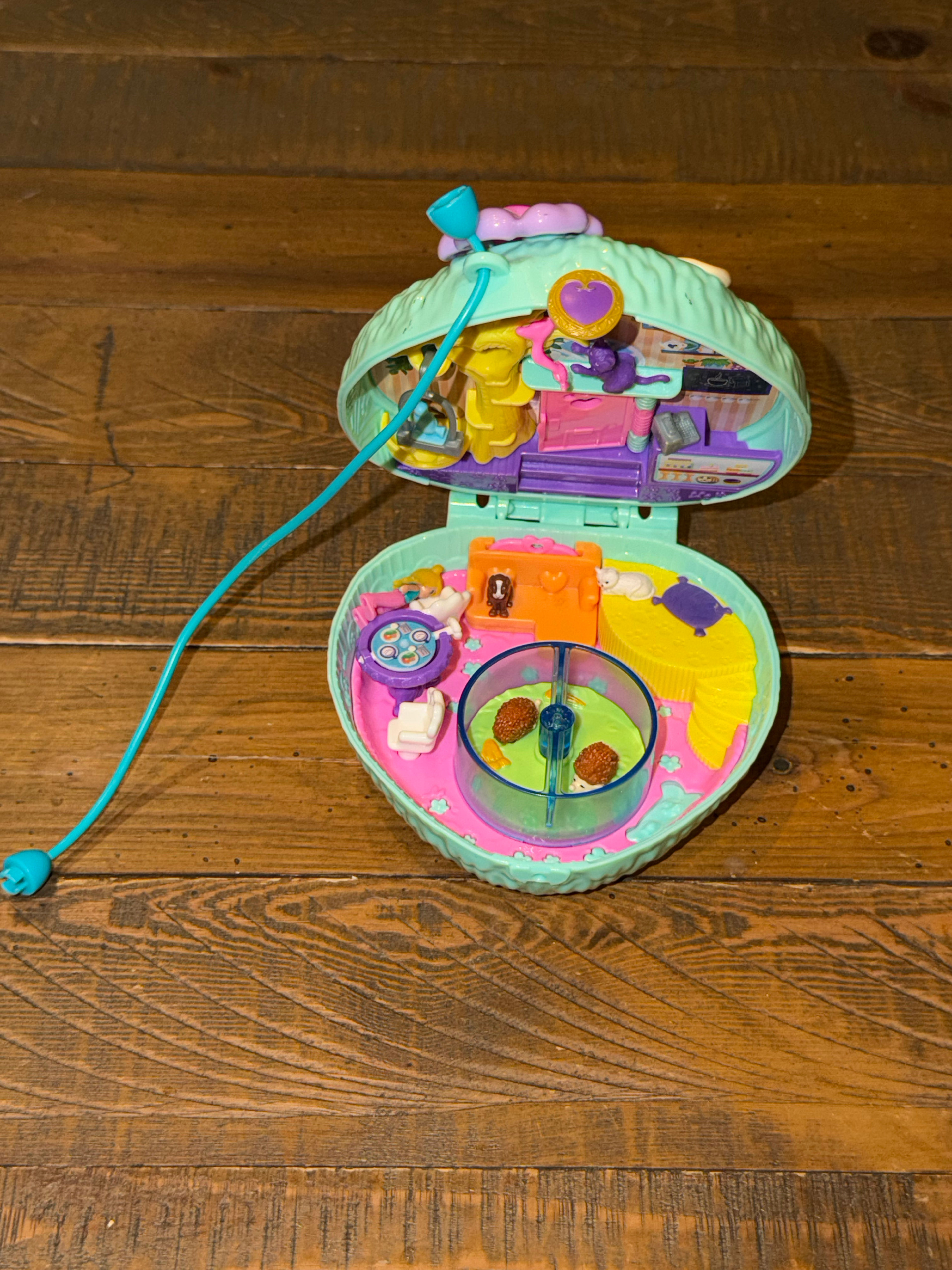 Polly Pocket Hedgehog Cafe Compact