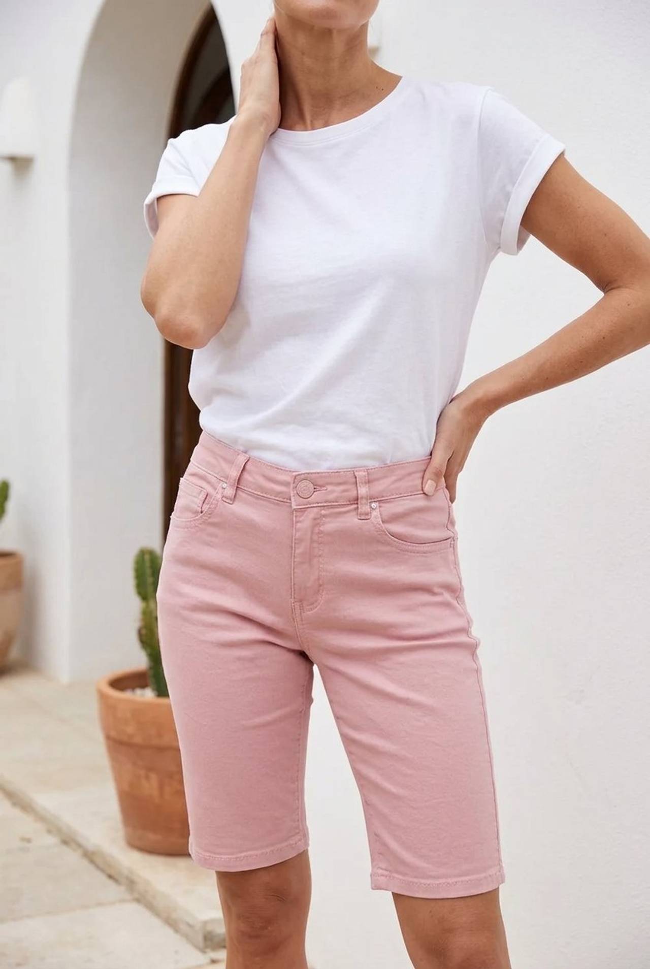 Hybrid & Company Women's Super Stretch Bermuda Shorts sz X-Large