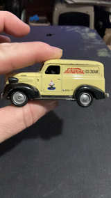 Lledo Schwan's Ice Cream 1946 Dodge Panel Van Die-Cast Truck - Image 2