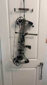 Mathews V3 31 Compound Bow - Image 1