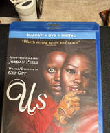 Us (Blu-ray + DVD + Digital) - Image 1