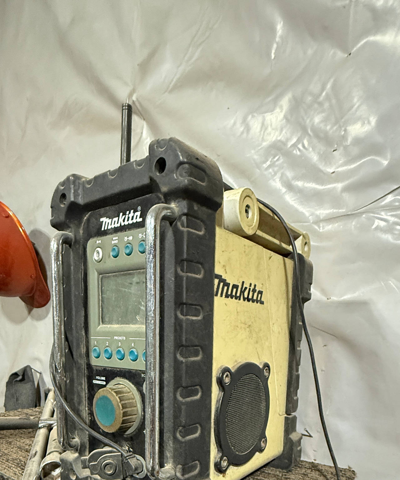 Makita BMR100 Jobsite Radio