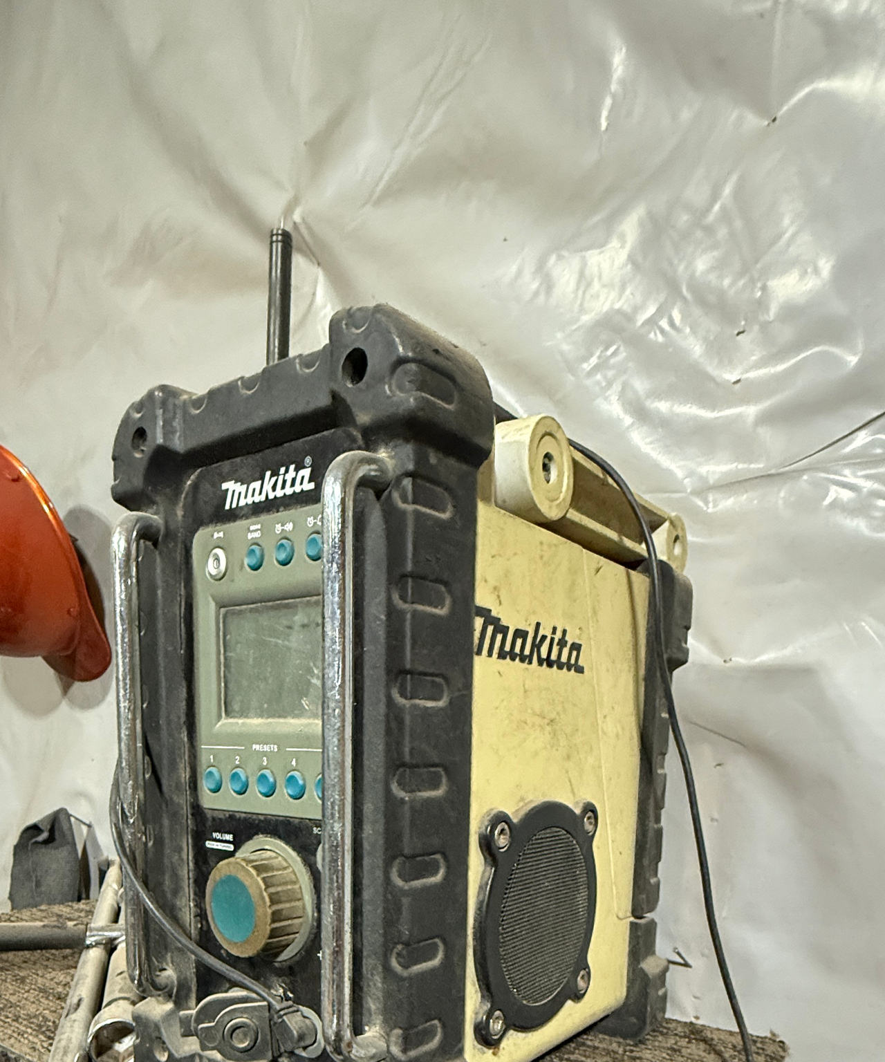 Makita BMR100 Jobsite Radio