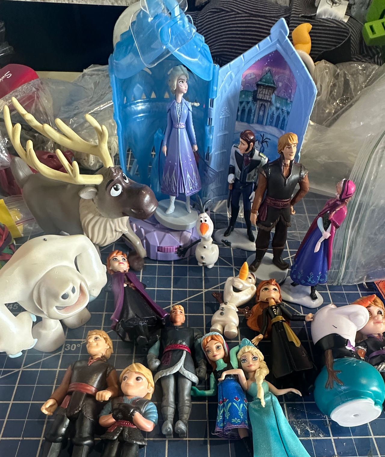 Disney Princess Frozen Deluxe Figure castle Playset Lot 207